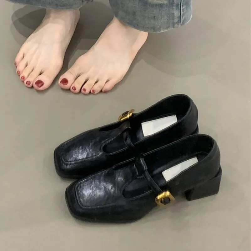 Sepatu Mary Jane dengan ujung  - Vintage Fashion Dresses ulasan dan harga