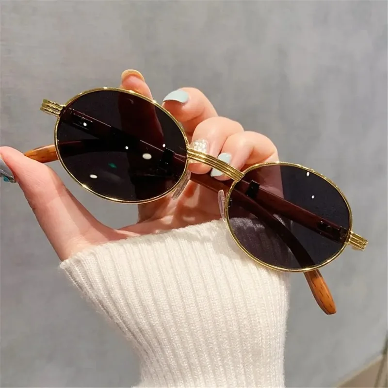 Kacamata Hitam Bingkai Kecil M - Vintage Fashion Enthusiasts ulasan dan harga